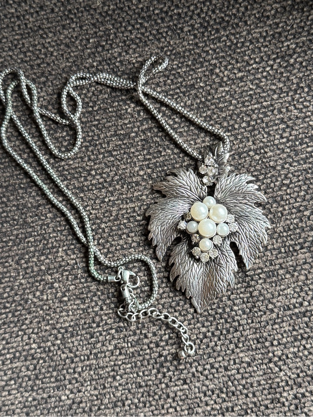 Silver Leaf Pearl Cluster Pendant Necklace - Women Jewelry